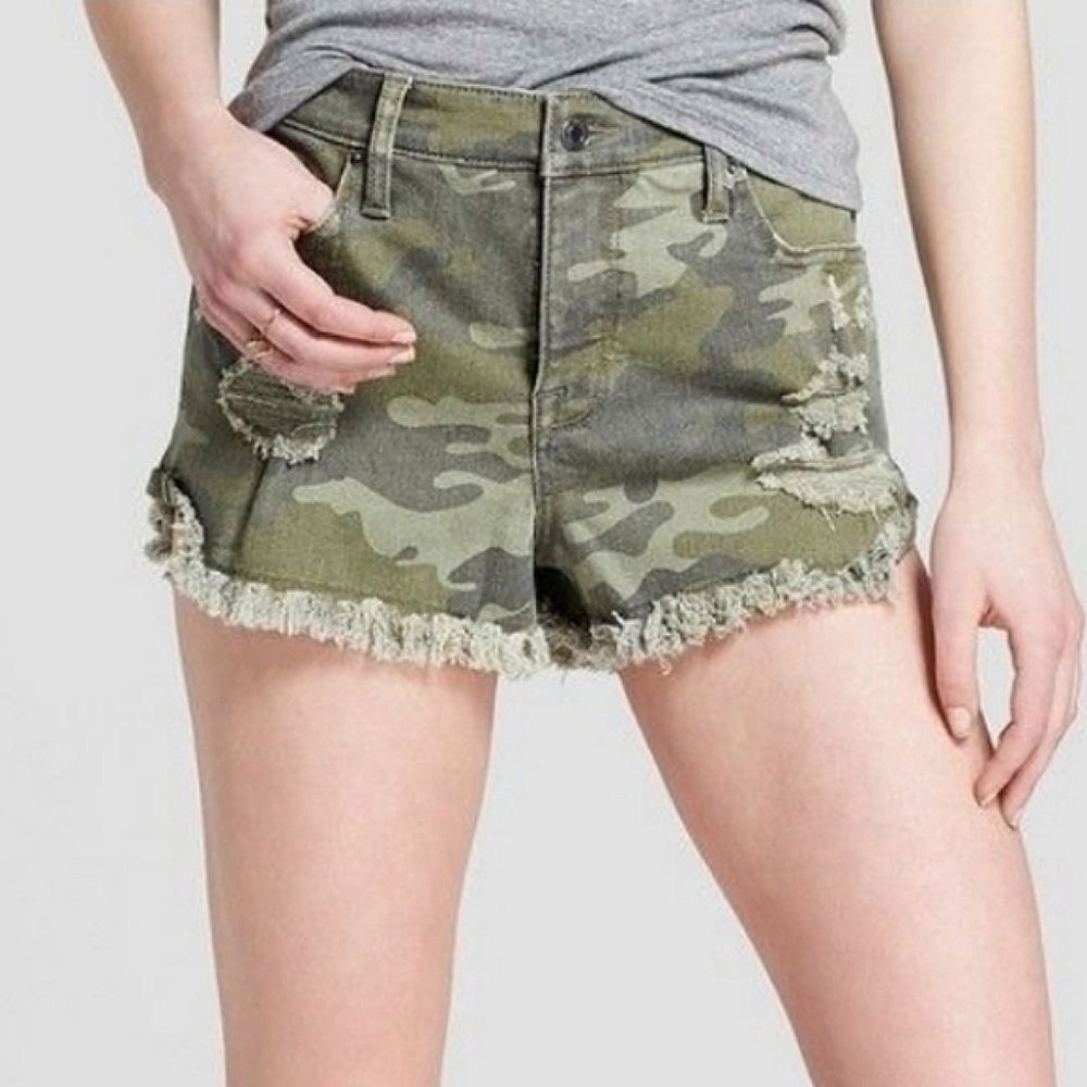 MOSSIMO Camouflage High Rise Distressed Frayed Hem Denim Shorts SIZE: 2/26